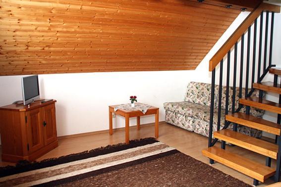 Hotel Bayerischer Hof Rehlings Weissensberg Room photo